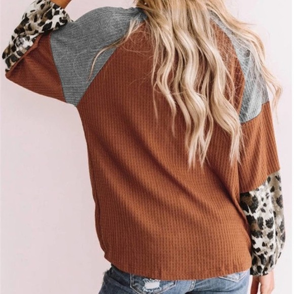 Leopard Color Block Long Balloon Sleeve Waffle Knit Knot Front Women's Top S - Picture 9 of 9